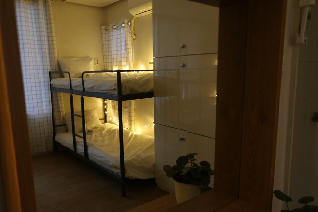 Hongdae Nanu Guesthouse Kpop Сеул Екстериор снимка